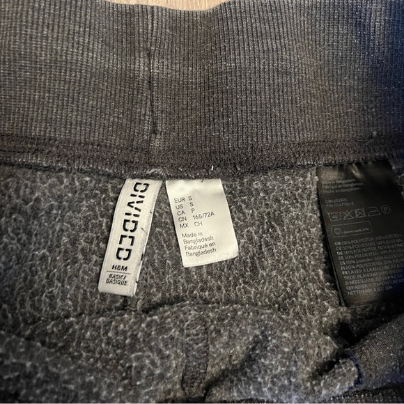 🔥SALE - any 4/$20. H&M Sweatpants - Picture 3 of 4